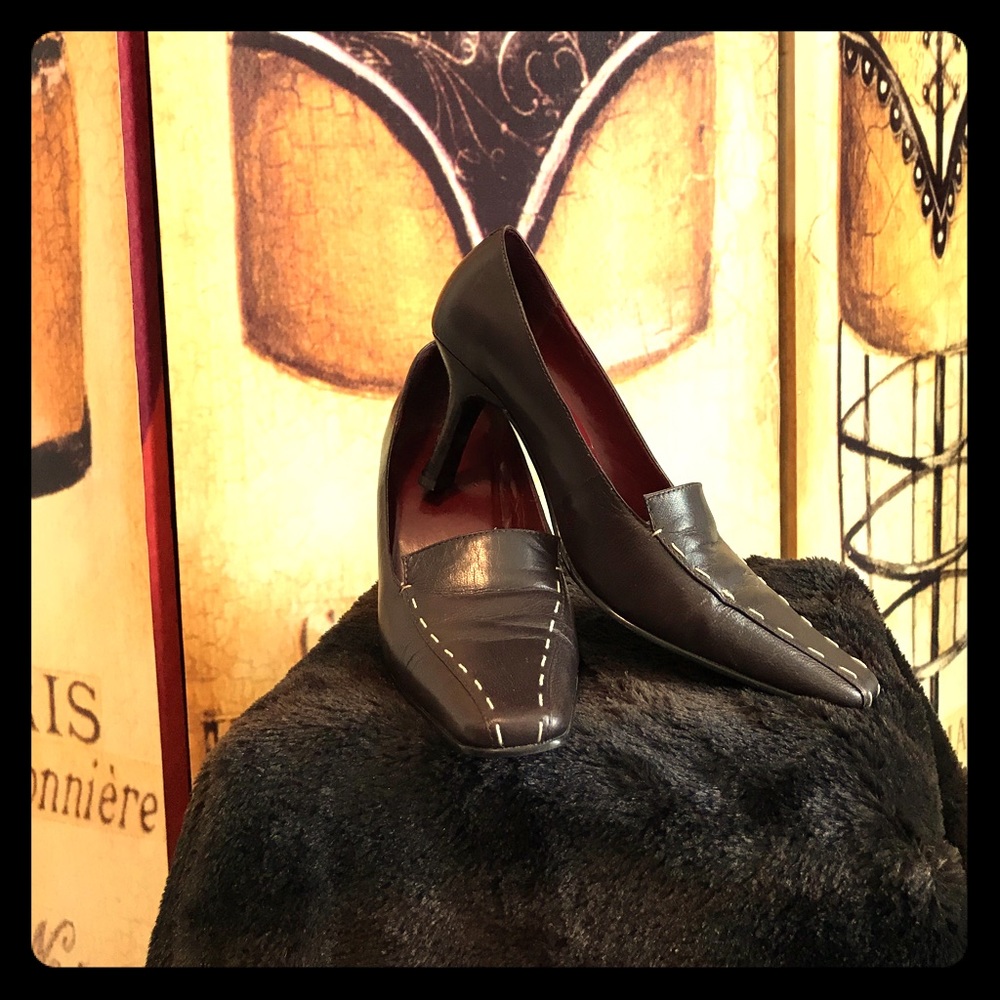 Maripe brown leather heels